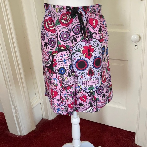 Ed Hardy vibe swim trunks for men, side pockets